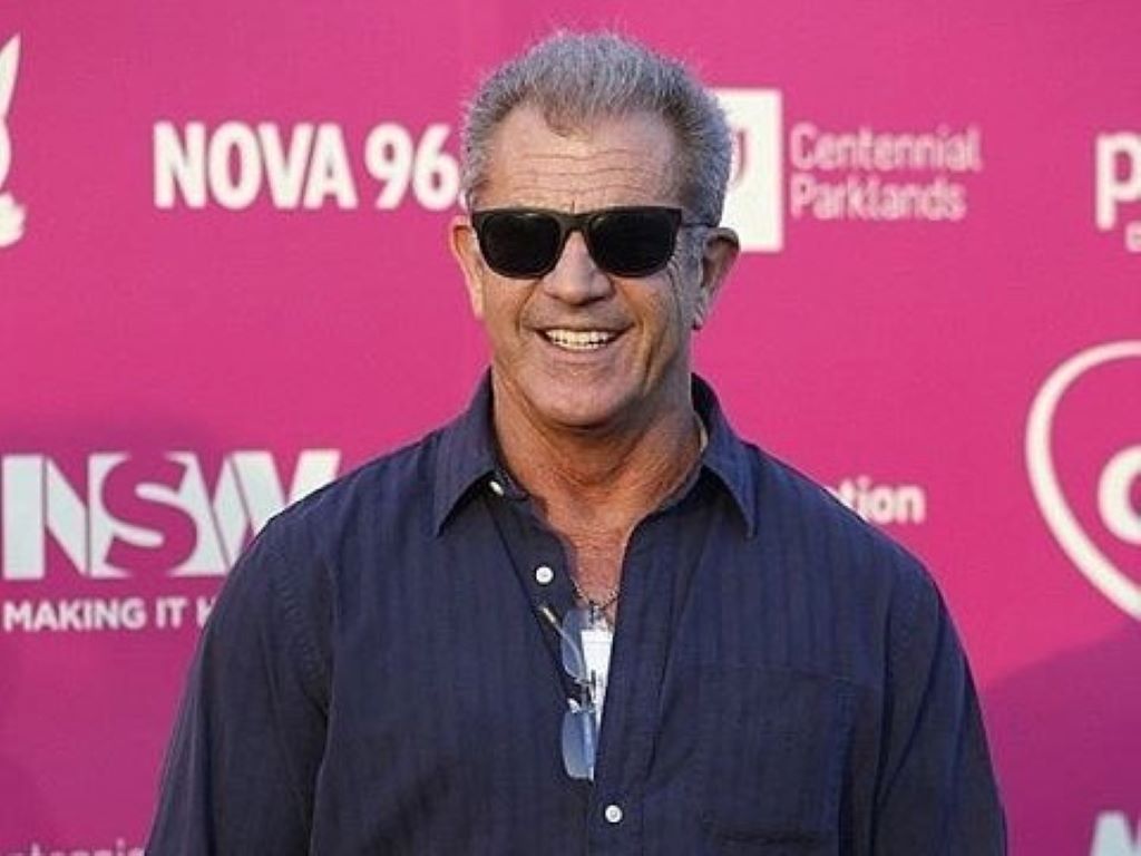 Mel Gibson pink