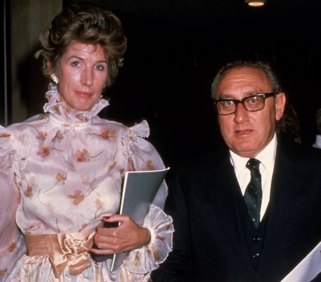 Since Nancy Kissinger was the wife of a Nobel Prize winner, people wonder if she is still alive.