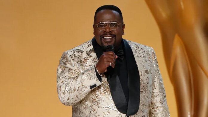Cedric The Entertainer in his show