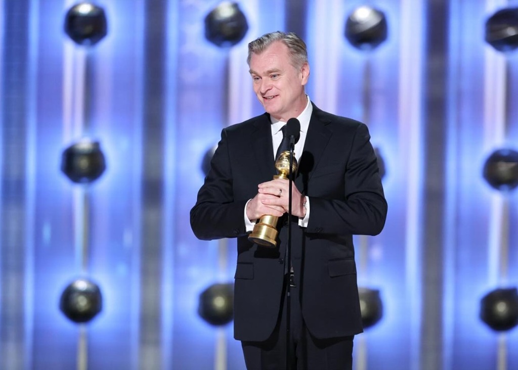 Christopher Nolan in golden globe award show.