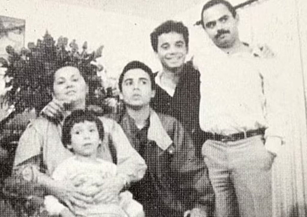 Uber and his family get together back in 90s.